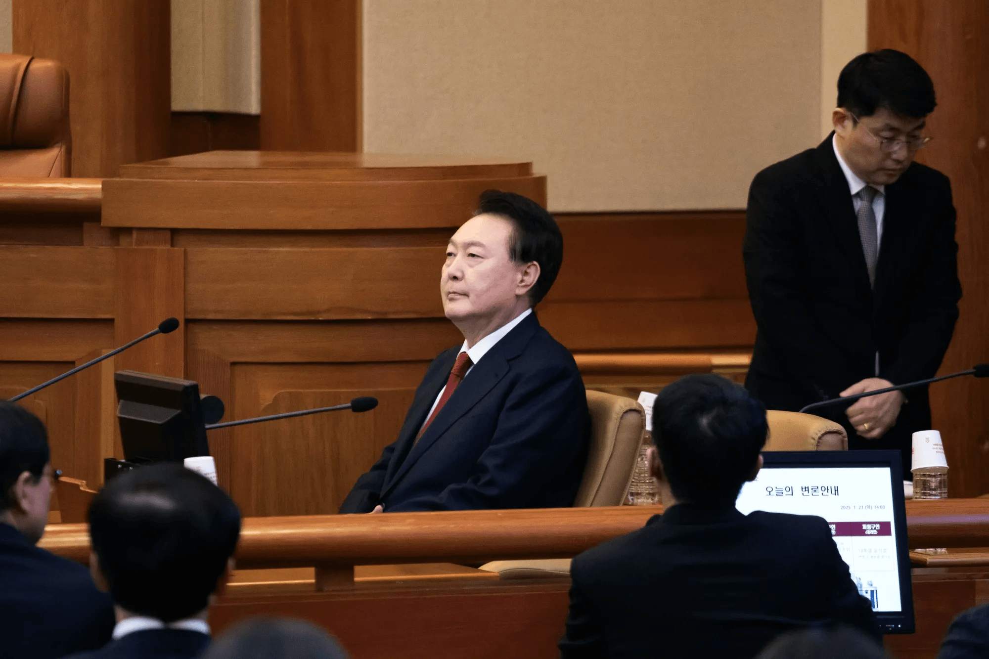 Фото: Юн Сок Ёль на одном из слушаний суда в январе / Woohae Cho/Bloomberg