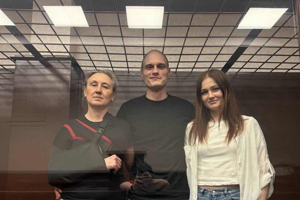 Семья из оккупированного Мелитополя, приговоренная российским судом по делу о «терроризме» к срокам от 20 лет до пожизненного. Фото: «Медиазона»