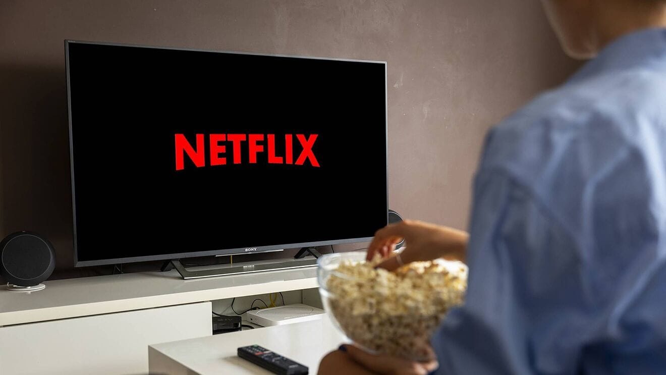 Netflix впервые за 10 лет теряет подписчиков. Аудитория сократилась из-за ухода компании из РФ и повышения цен