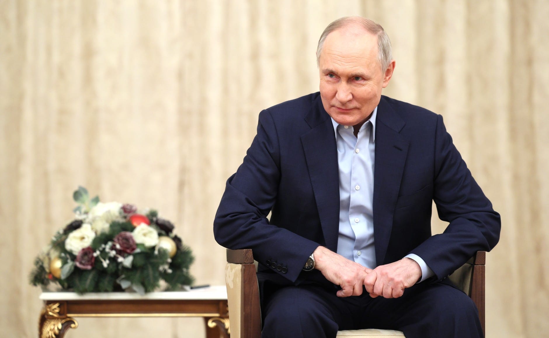 Путин дал гражданство РФ 44 людям. Среди них потомок Екатерины II, боксер, хоккеист и обвиняемый в военных преступлениях уроженец Югославии