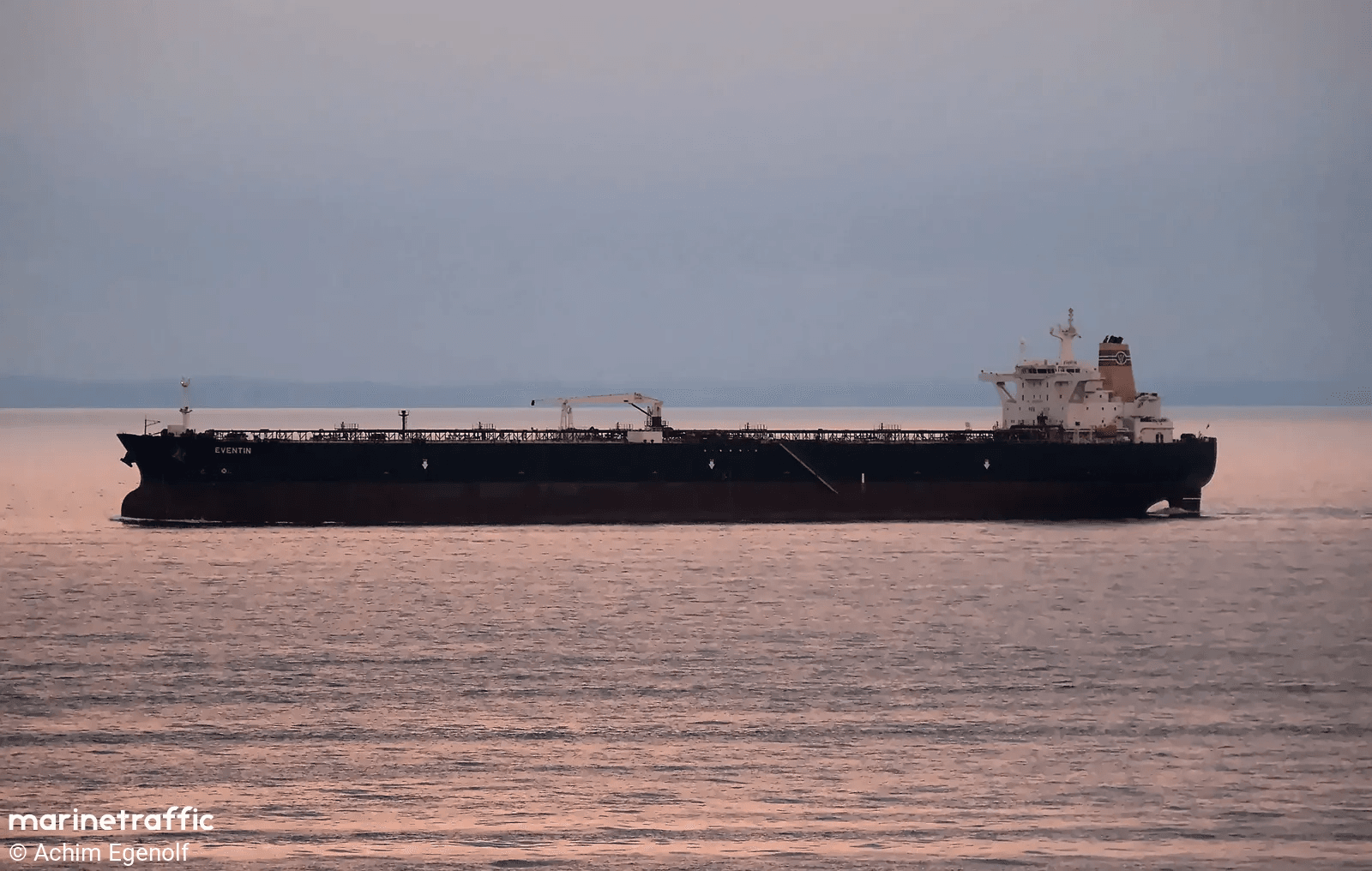 Германия конфисковала танкер российского «теневого флота» вместе с нефтью на €40 млн