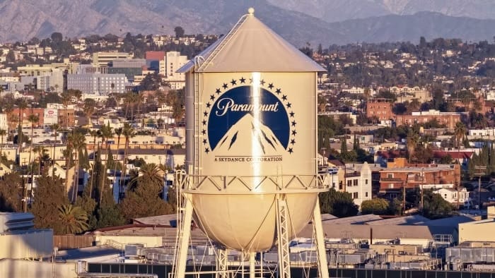 Совет директоров Warner Bros отверг контрпредложение о покупке от Paramount и остался в сделке с Netflix
